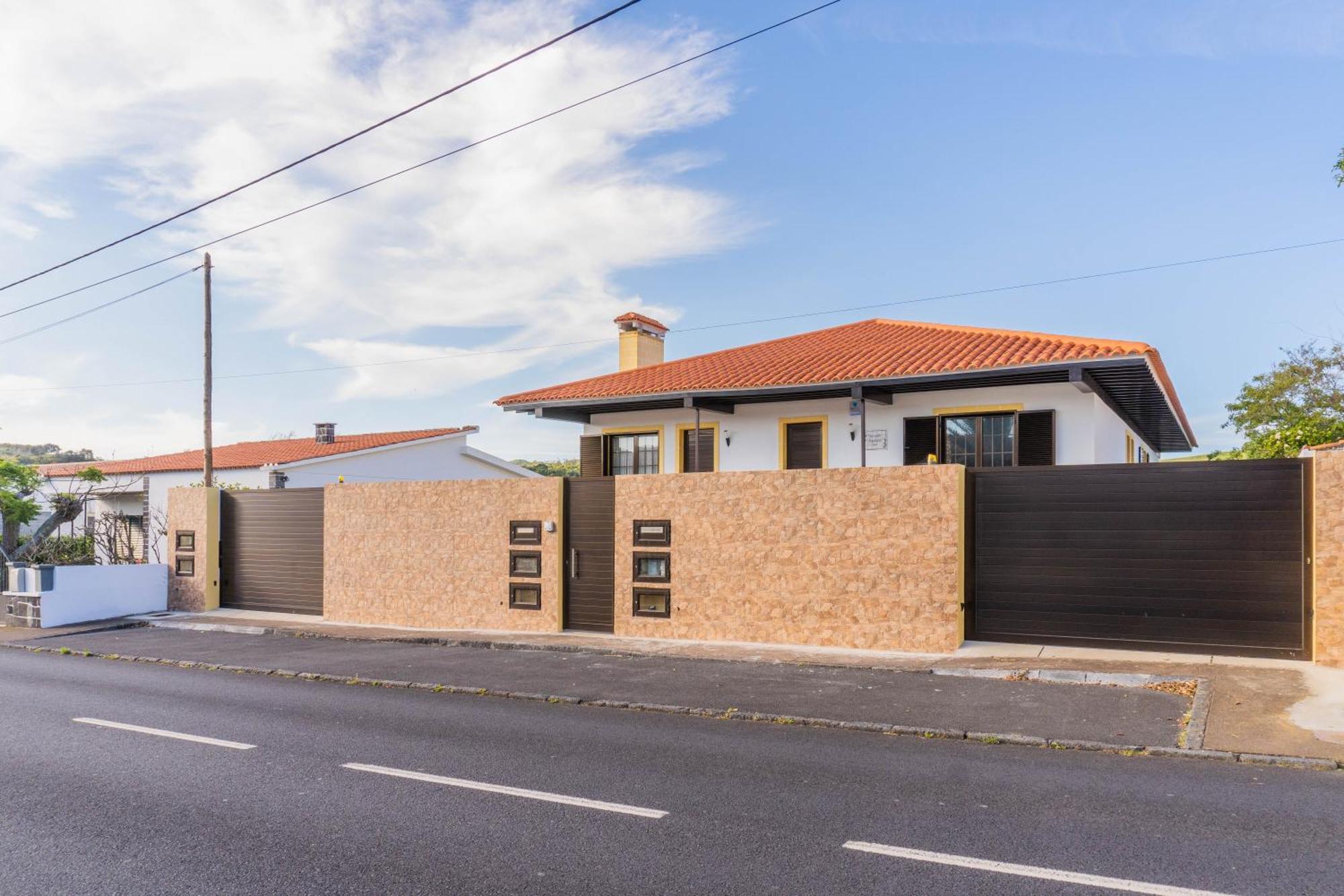 Pinheiro Sun&Beach House Понта-Делгада Екстер'єр фото