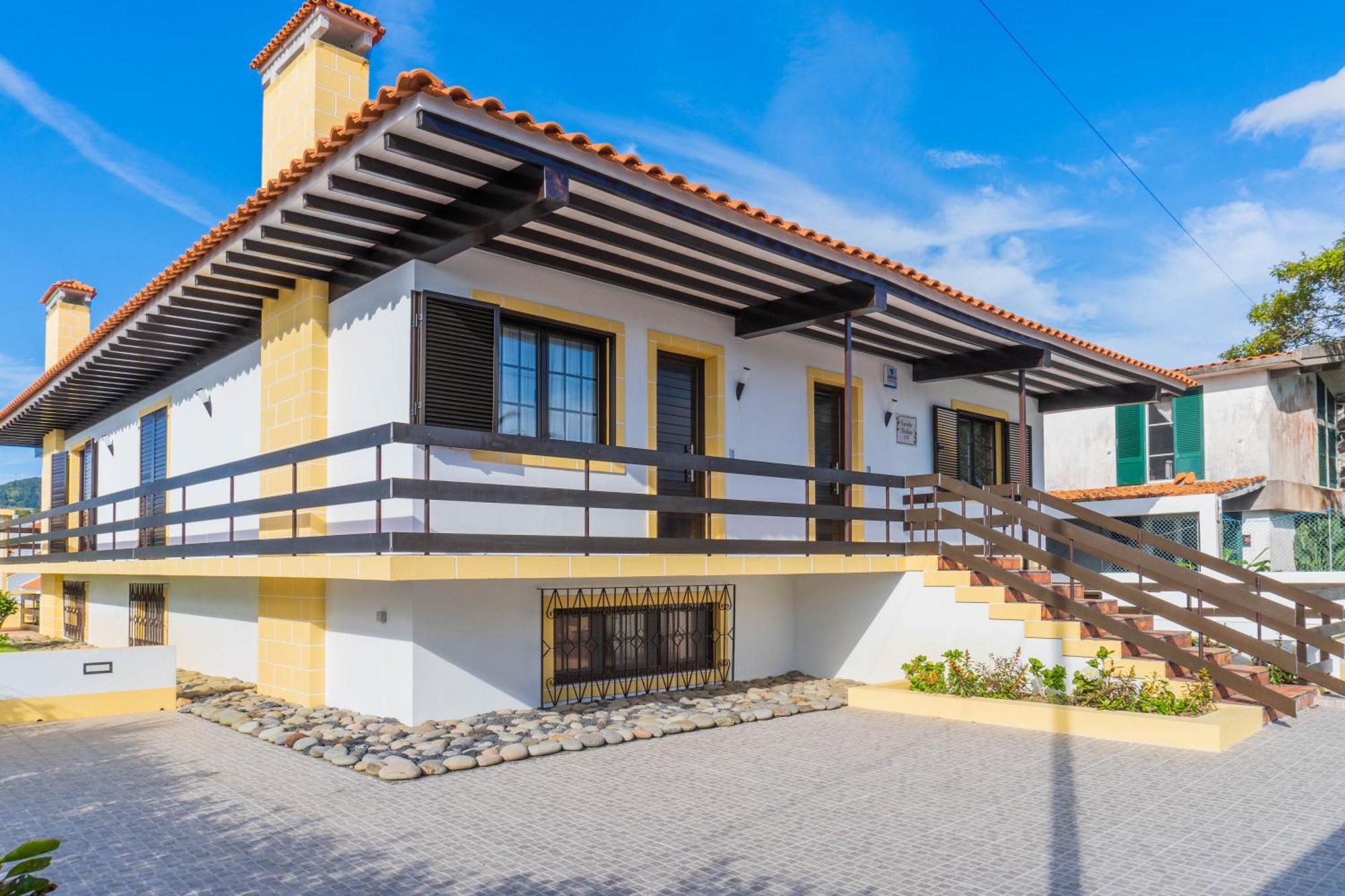 Pinheiro Sun&Beach House Понта-Делгада Екстер'єр фото